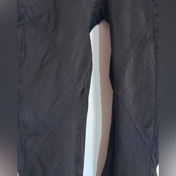 Mother Tucker compression capri leggings black - belly bandit - Picture 5 of 6